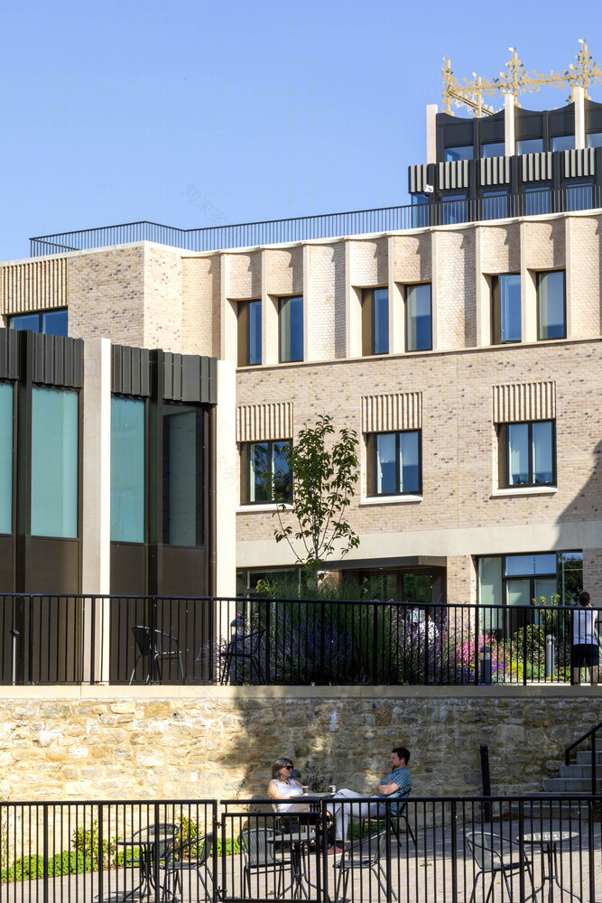 St Hilda’s College O·ford 校园景观重塑丨英国伦敦丨Gort Scott-45