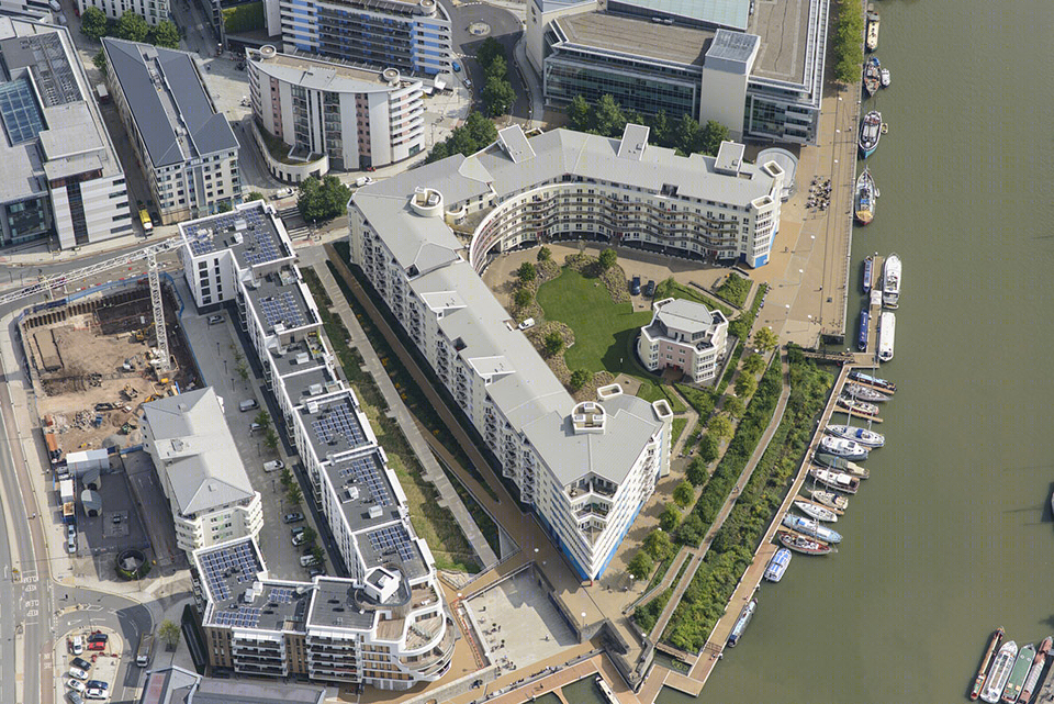 布里斯托尔 Harbourside 公共空间 | 绿色之都的海滨复兴-7