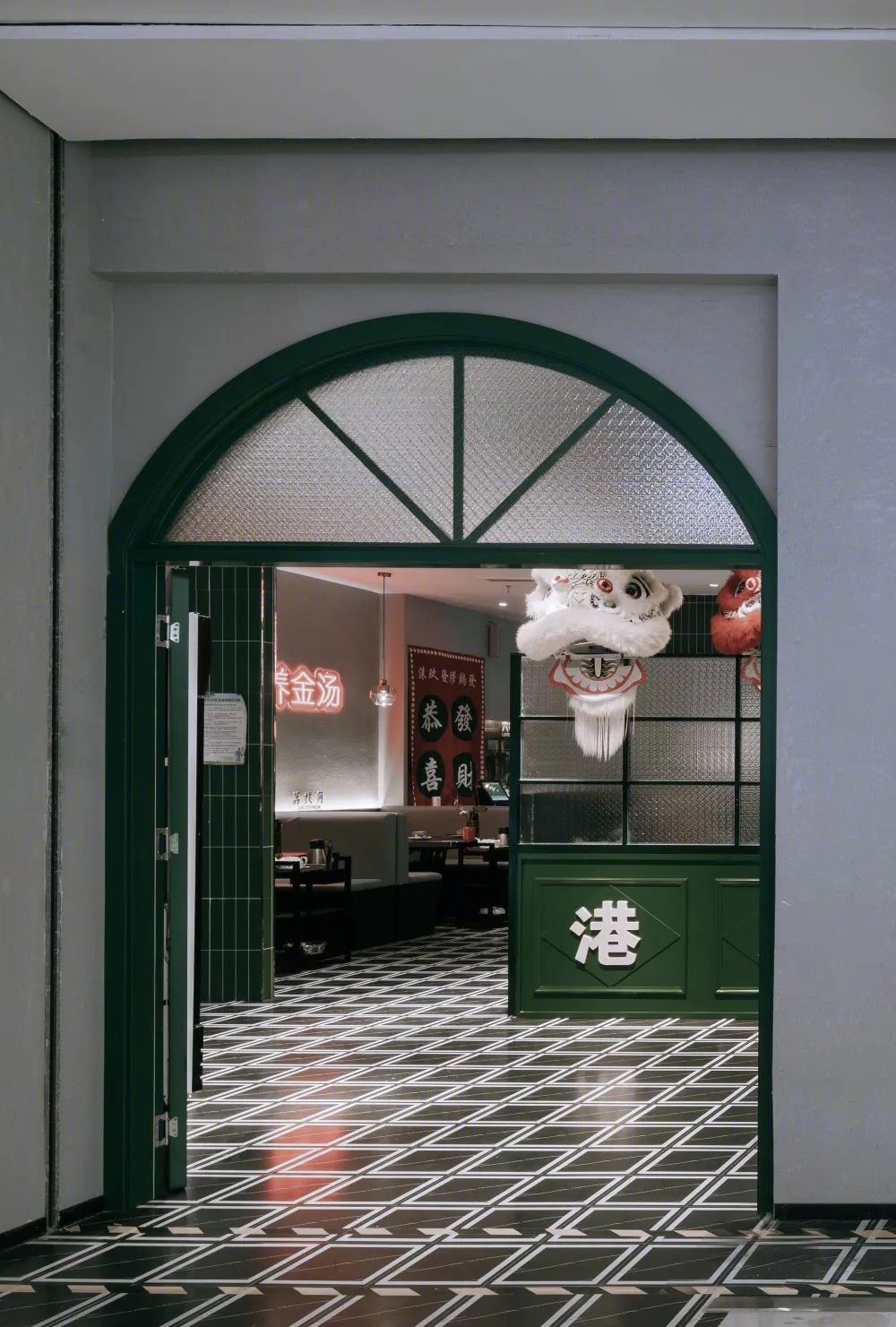港玖發·花胶鸡 · 复古香港街头风情餐饮空间设计丨中国重庆丨琢信工装品牌——贰方设计-1