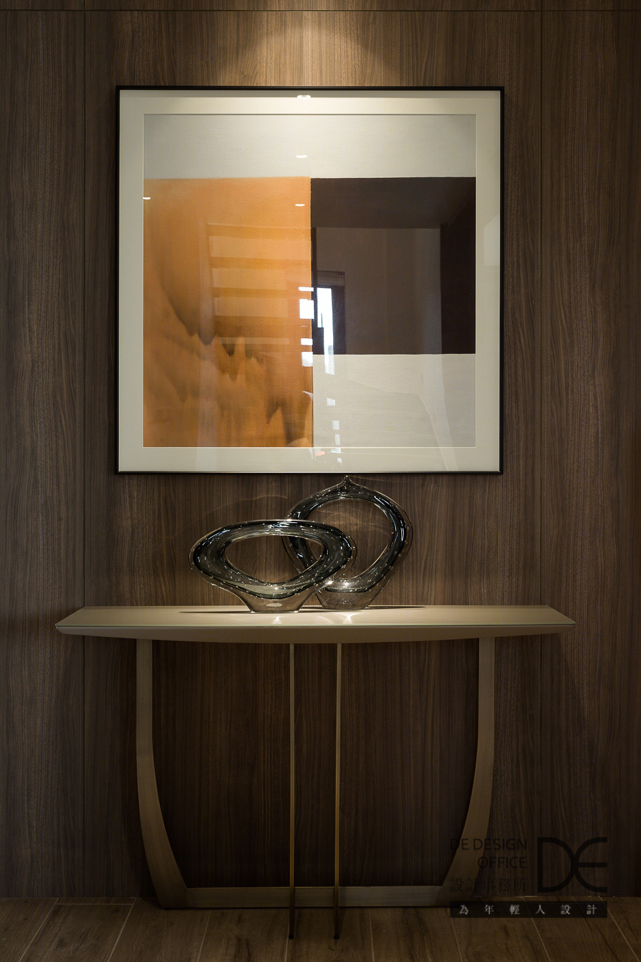 三代同堂的现代简约之家 | 金属质感、宽敞厨房、优雅情调-0