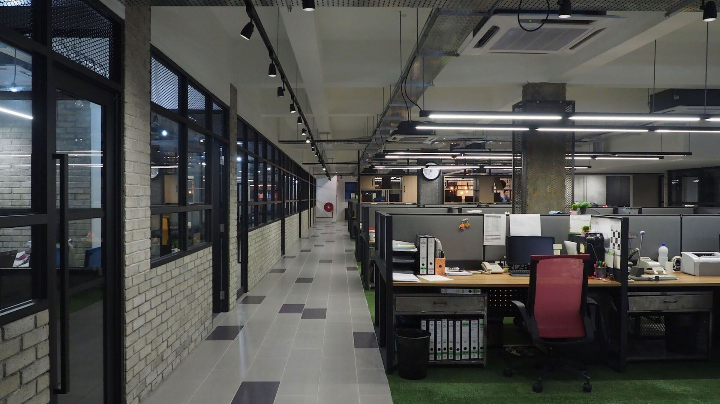 马来西亚 EzyOffice 金融科技公司 Loft 风格办公室设计-11