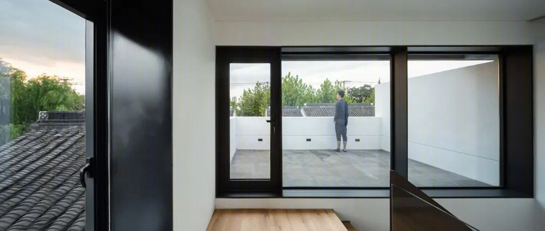 白色创意，自然美学与多代人交流的住宅设计-36