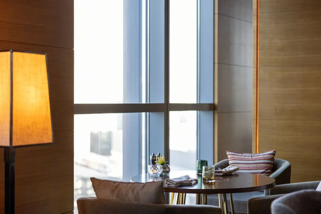 北上海凯悦酒店 The Lounge 餐厅 | 270 度城景,美食与音乐的完美融合-38