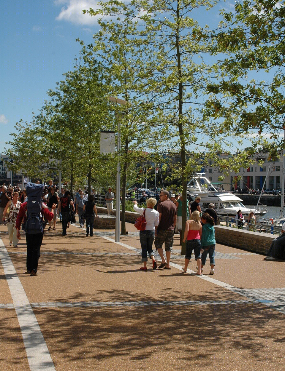 布里斯托尔 Harbourside 公共空间 | 绿色之都的海滨复兴-33