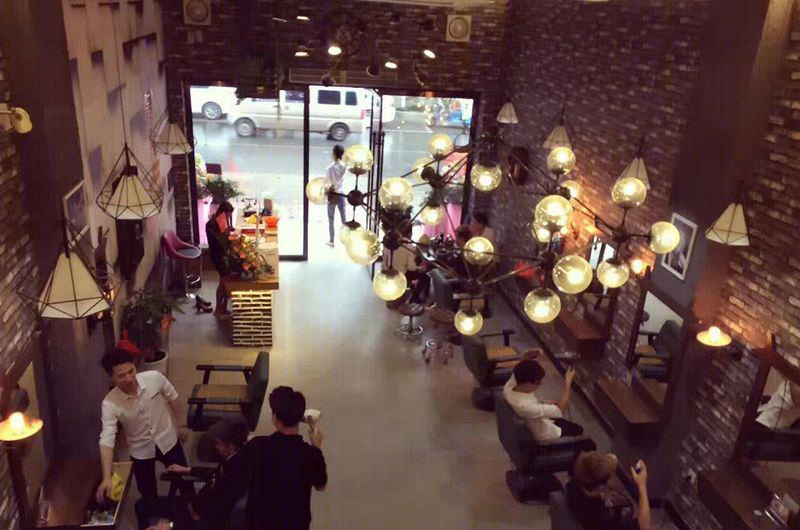 梅州蕉岭前沿剪烫潮牌风格店设计-20