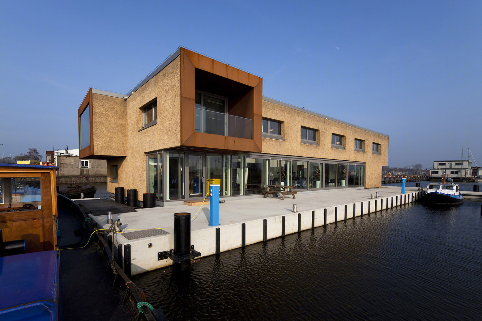 荷兰 Waternet 漂浮办公楼丨Attika Architekten-20