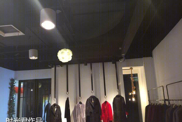 
雷亚尔服装店 -61