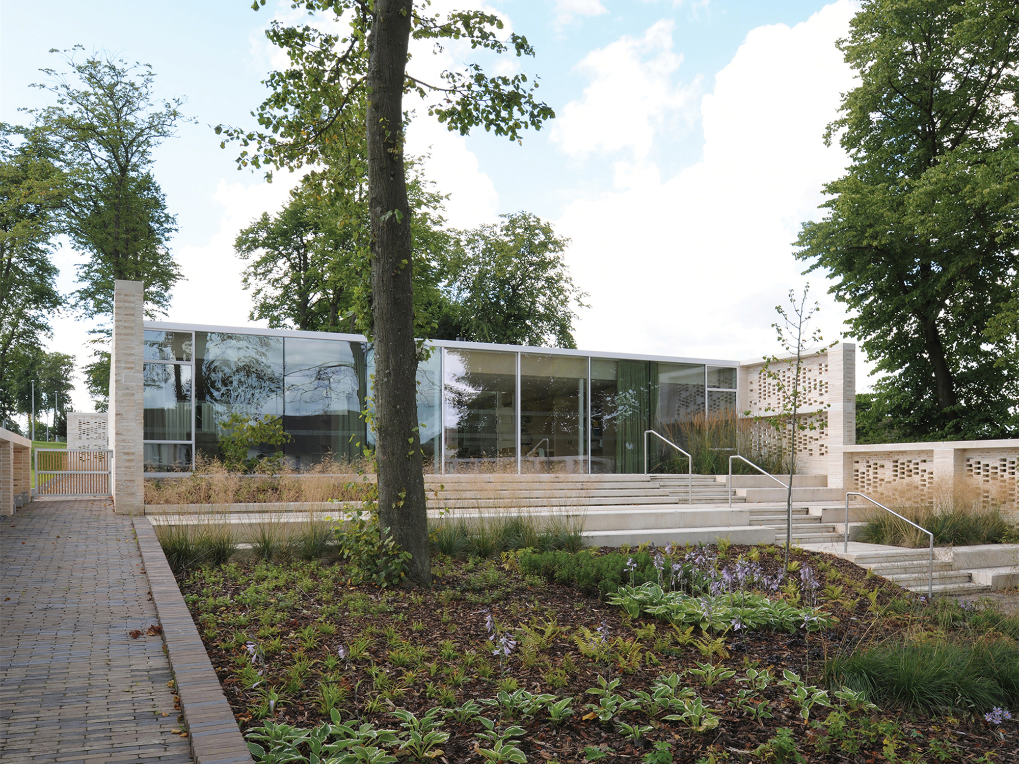 英国玛吉拉纳克郡癌症护理中心丨Reiach and Hall Architects-8