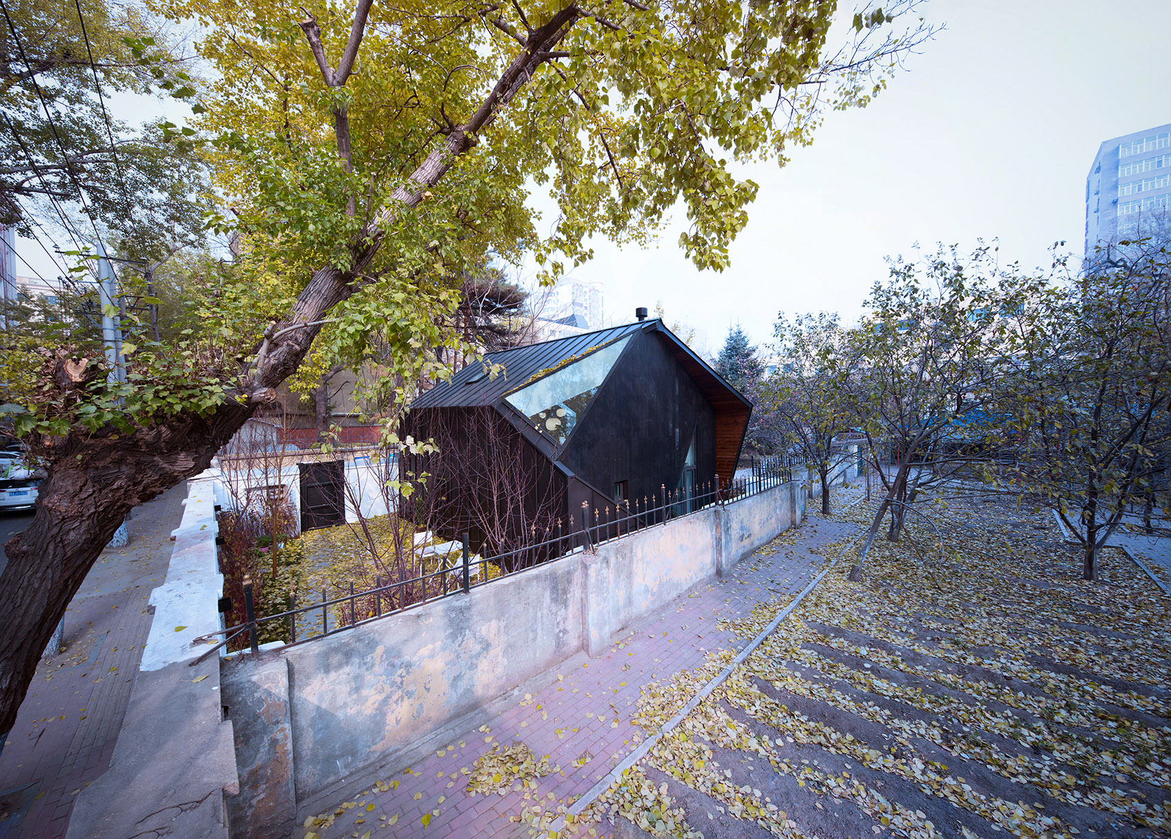 高纬度之家 · 哈尔滨历史街区的包裹性新建筑-2
