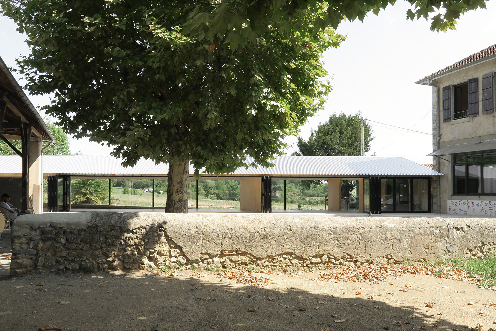 法国简约木结构学校食堂扩建 | 自然融合，功能完善-3