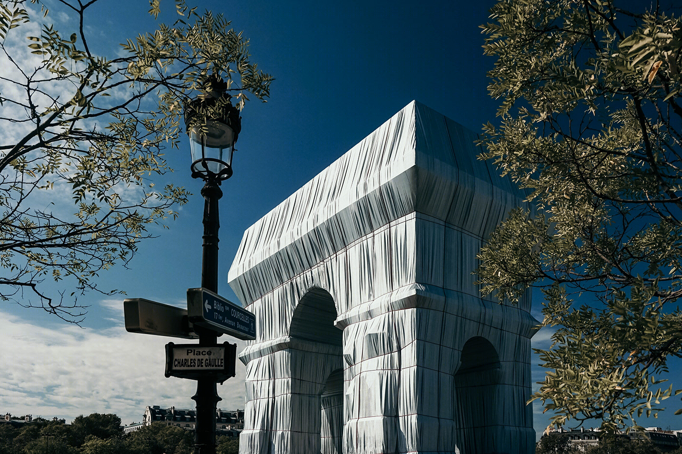 巴黎凯旋门包裹艺术作品丨法国巴黎丨Christo 和 JeanneClaude-9