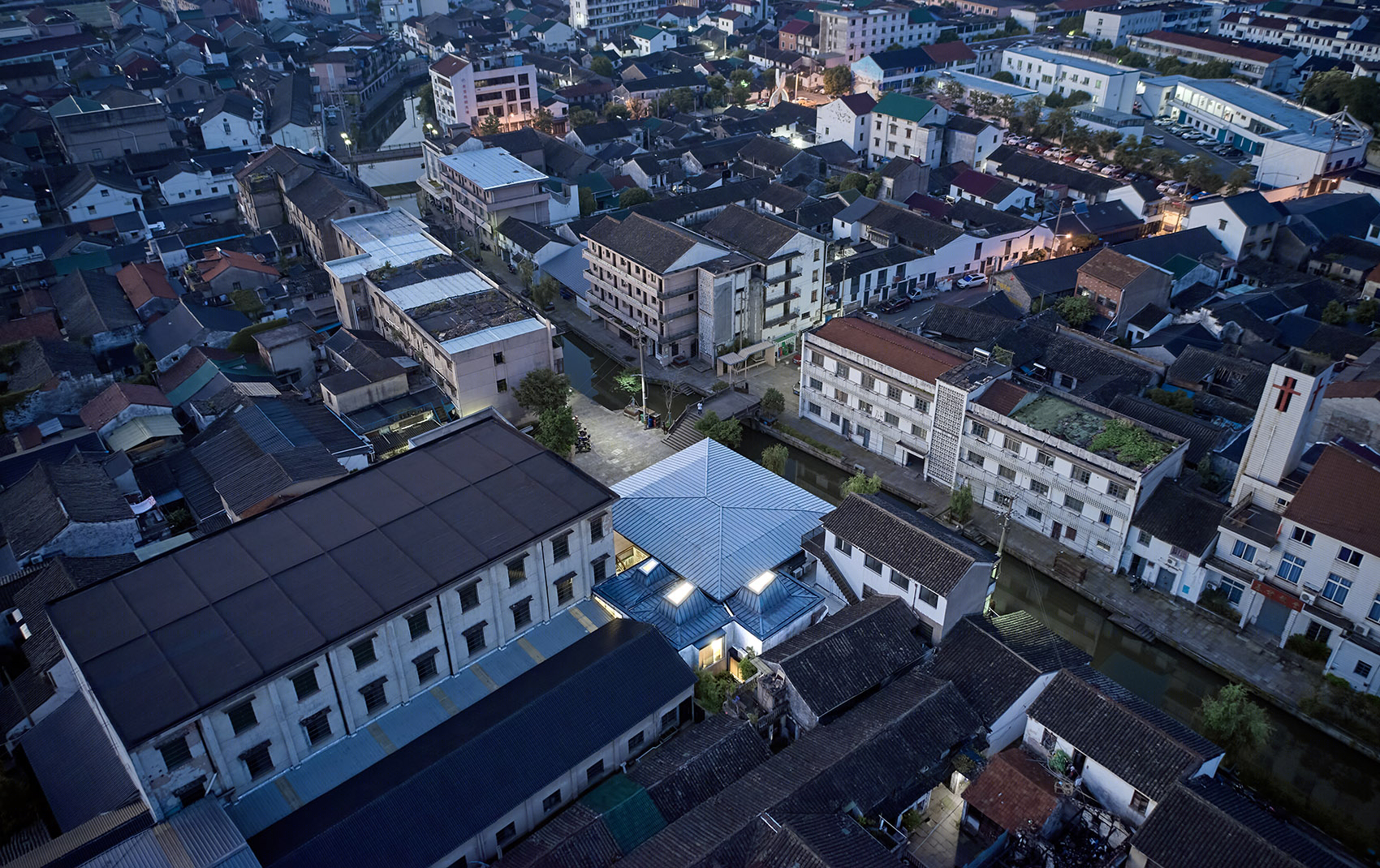 绍兴齐贤下方桥城市书房丨中国绍兴丨以靠建筑-18