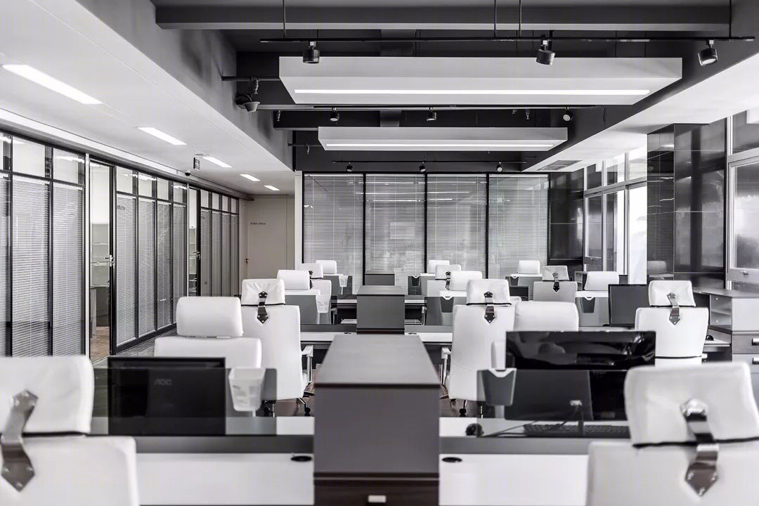 岷江文业现代办公室设计,演绎黑白灰的优雅与稳重-31
