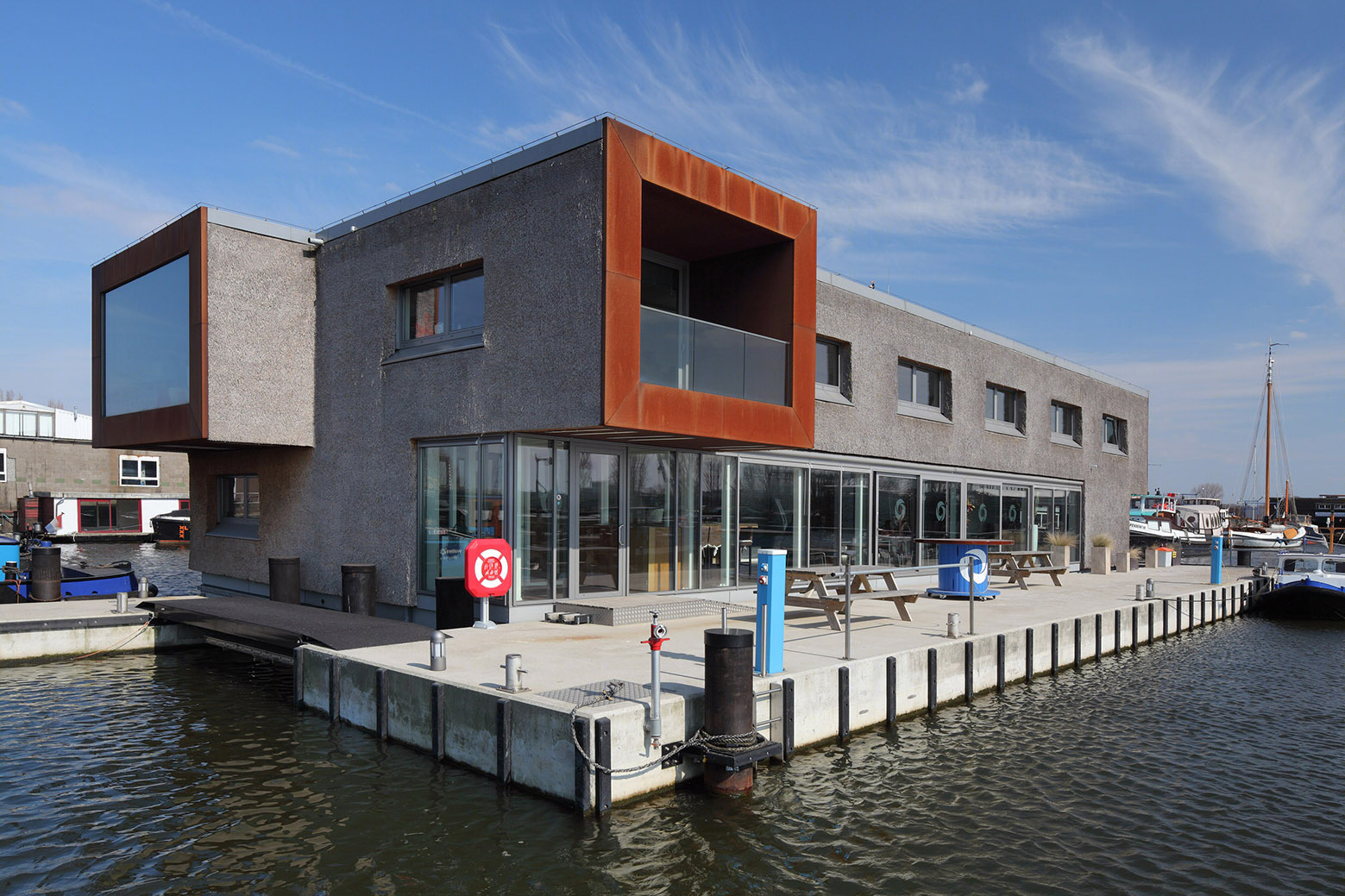 荷兰 Waternet 漂浮办公楼丨Attika Architekten-21
