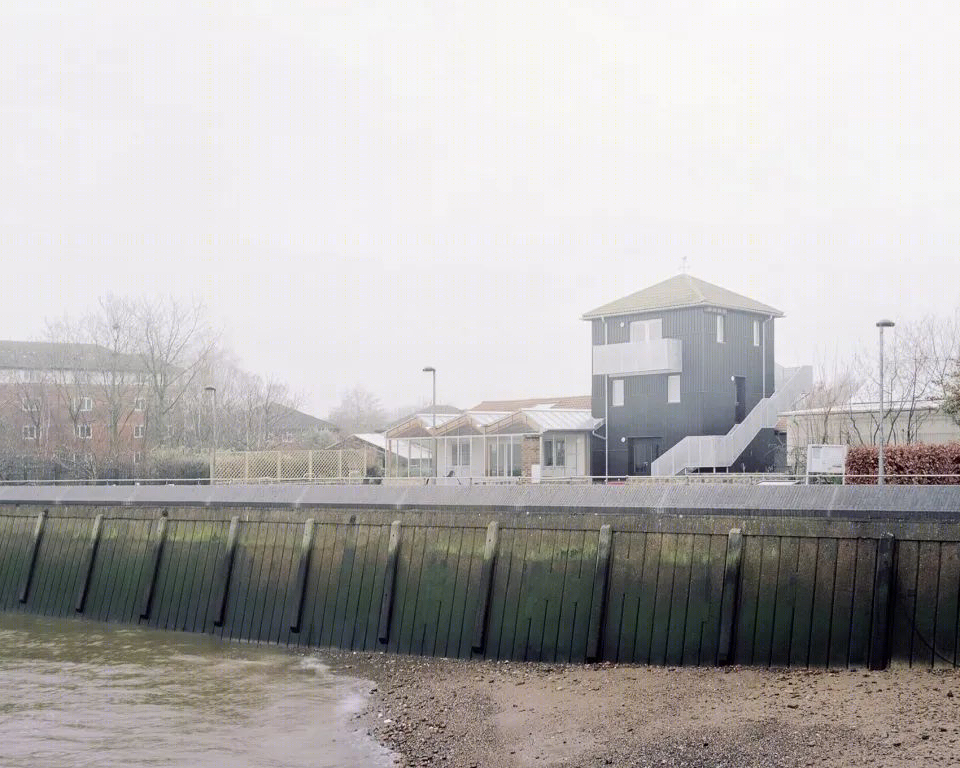 泰晤士河畔的绿色“温室”——伦敦 Surrey Docks 城市农场建筑翻新-6