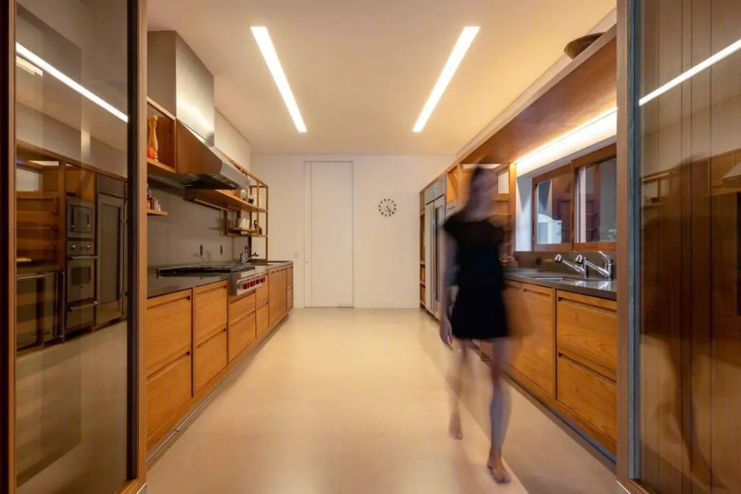 巴西里约热内卢 1600m²自然度假别墅设计-33