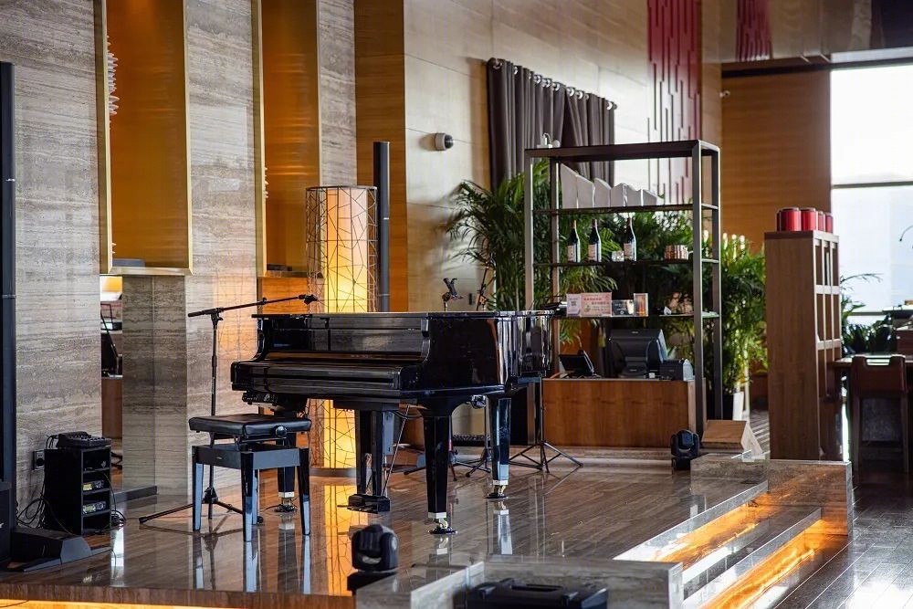 北上海凯悦酒店 The Lounge 餐厅 | 270 度城景,美食与音乐的完美融合-47