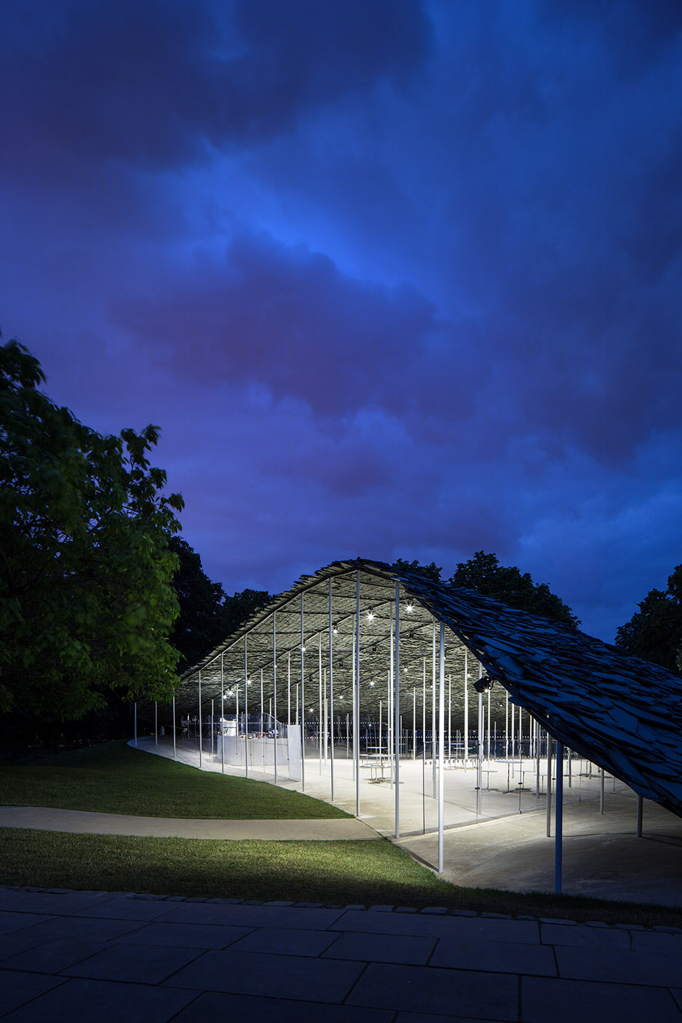 英国蛇形画廊2019建筑-32