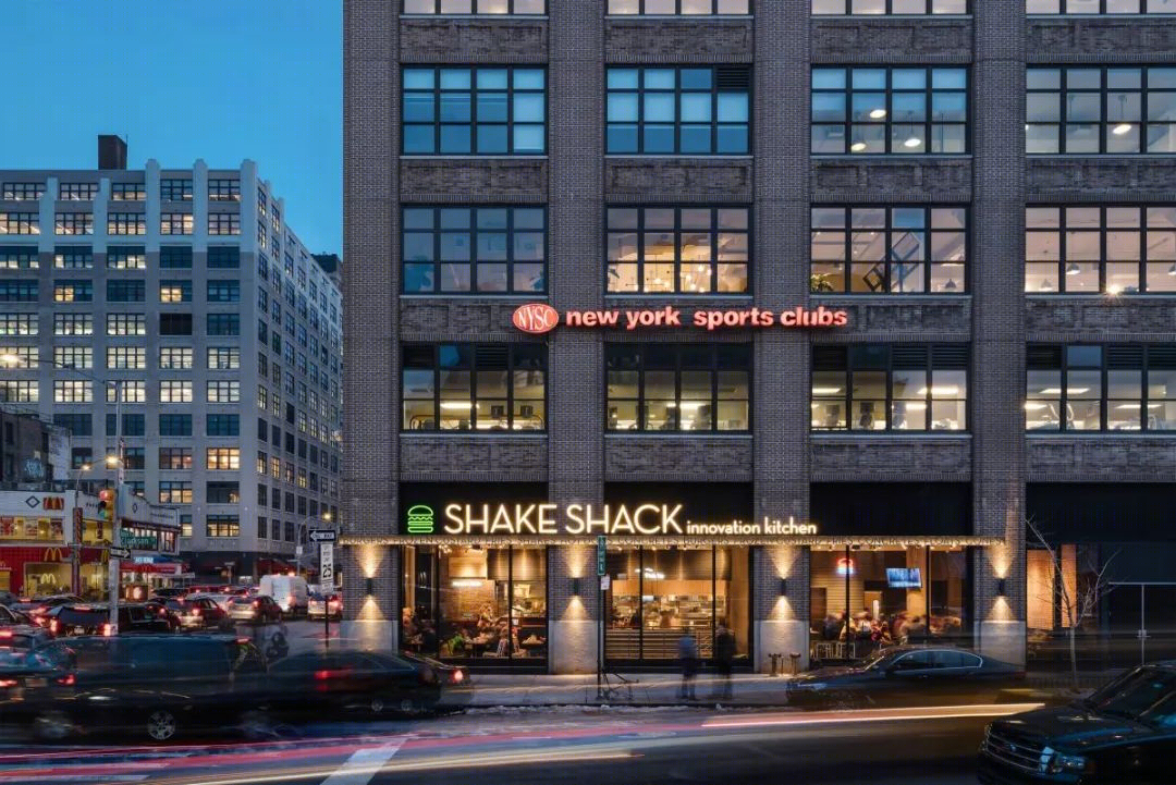 纽约 Shake Shack 总部办公室，工业风与品牌文化完美融合-2