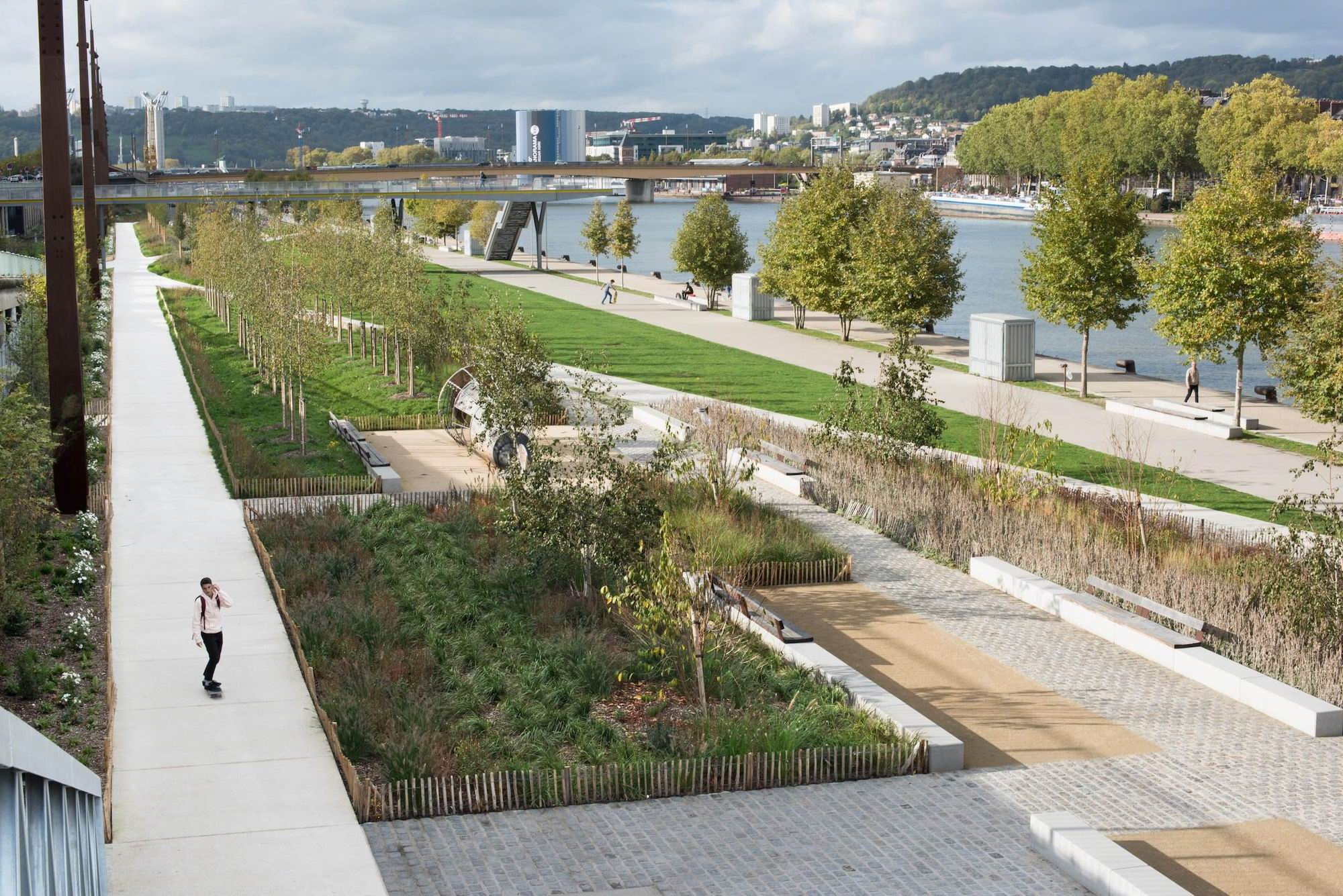 法国鲁昂塞纳河左岸景观-12