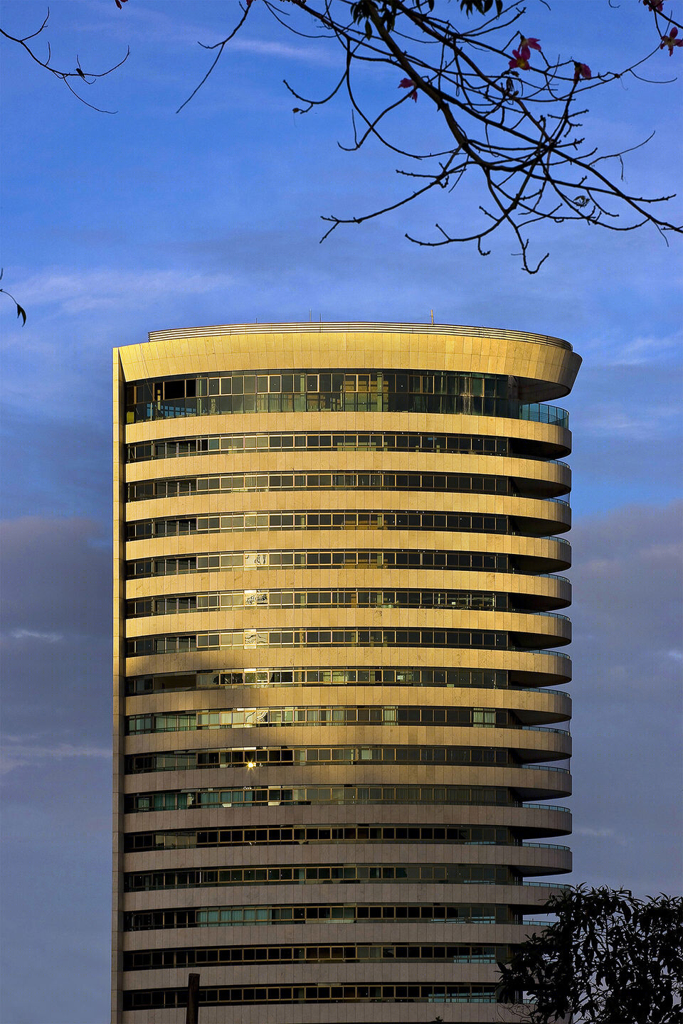 巴西 Parc Zodíaco 公寓建筑,融入景观的曲线设计-31