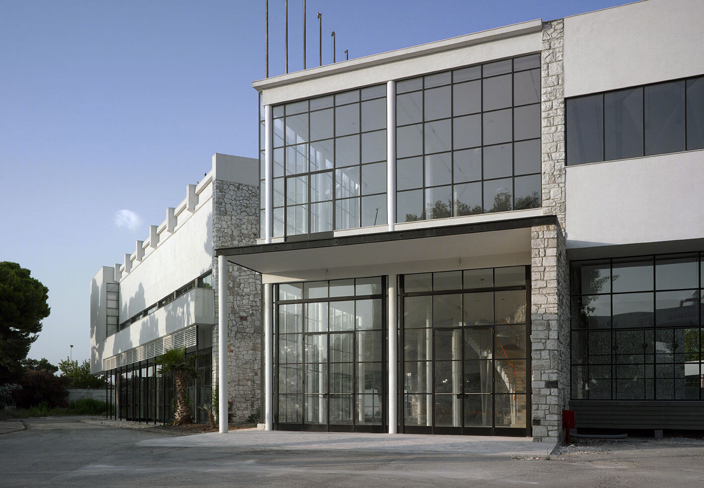 现代风格的复苏 | 意大利巴里展览中心“Palazzo del Mezzogiorno”-23