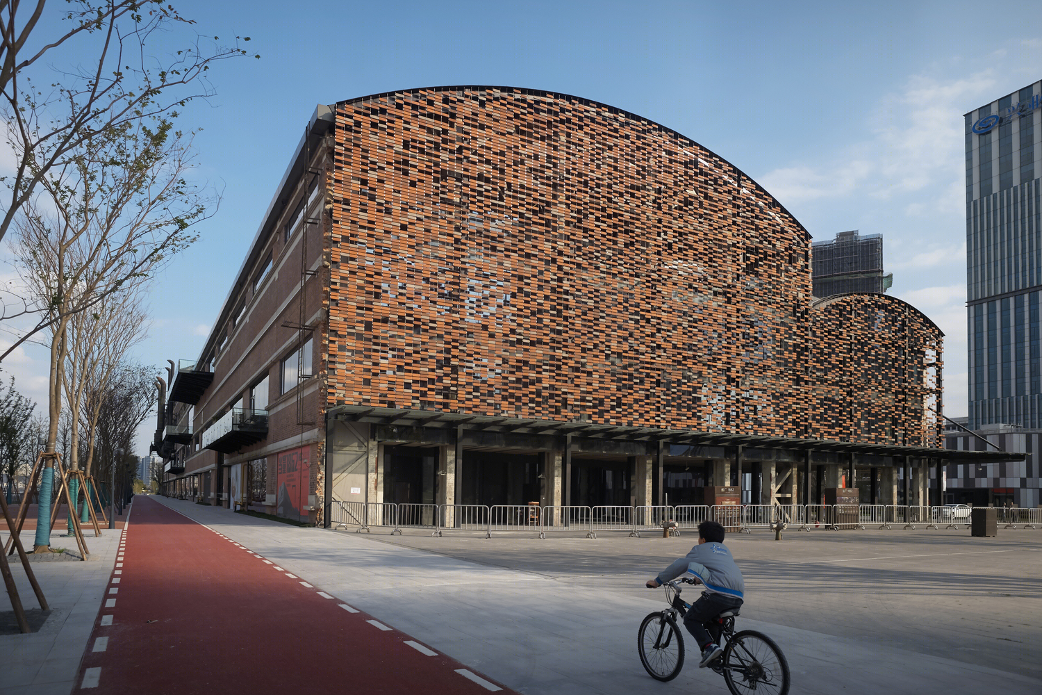 隈研吾改造上海船厂,工业风建筑重生-3
