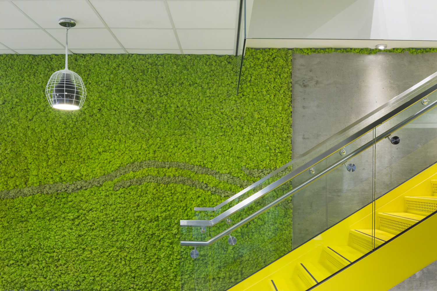 温哥华 LGM 总部 | 汽车遗产融入现代办公空间-18