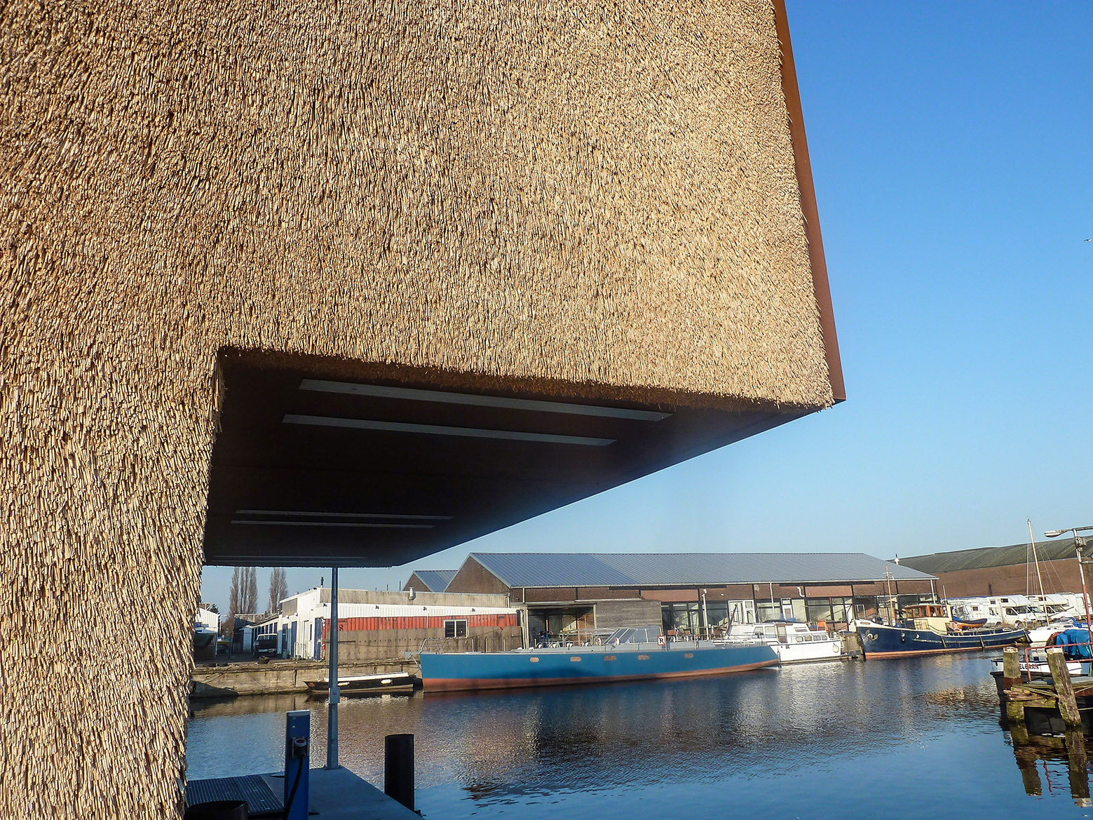 荷兰 Waternet 漂浮办公楼丨Attika Architekten-25