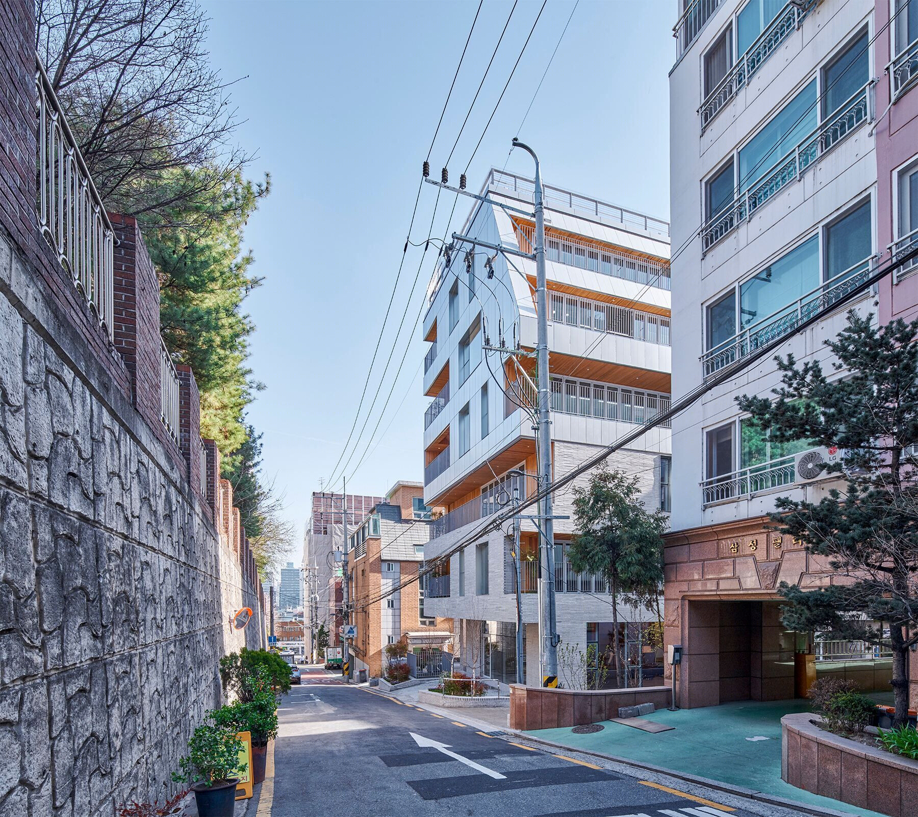 首尔“11 Terrace” · 打造与街道互动的办公空间-51