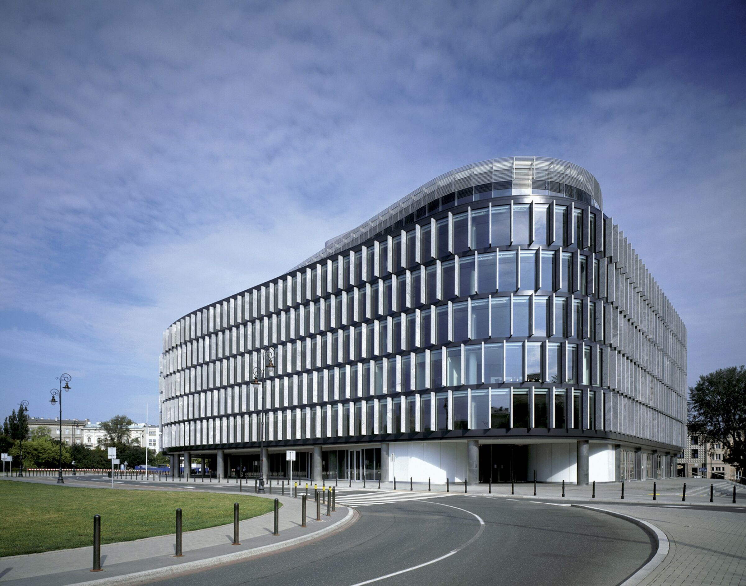 华沙大都会办公建筑丨波兰华沙丨Foster + Partners,JEMS Architekci-10