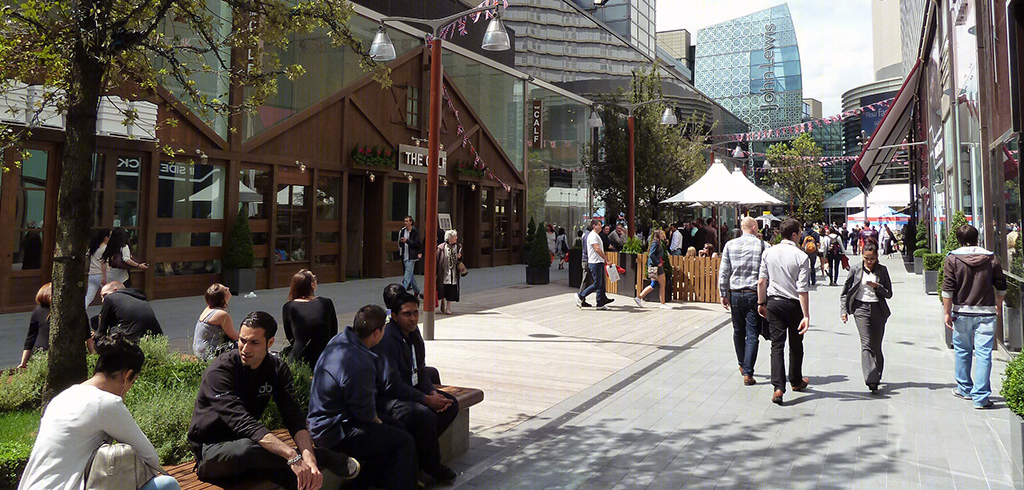 英国 Westfield 街道设计改造，增强空间互动与交流-24