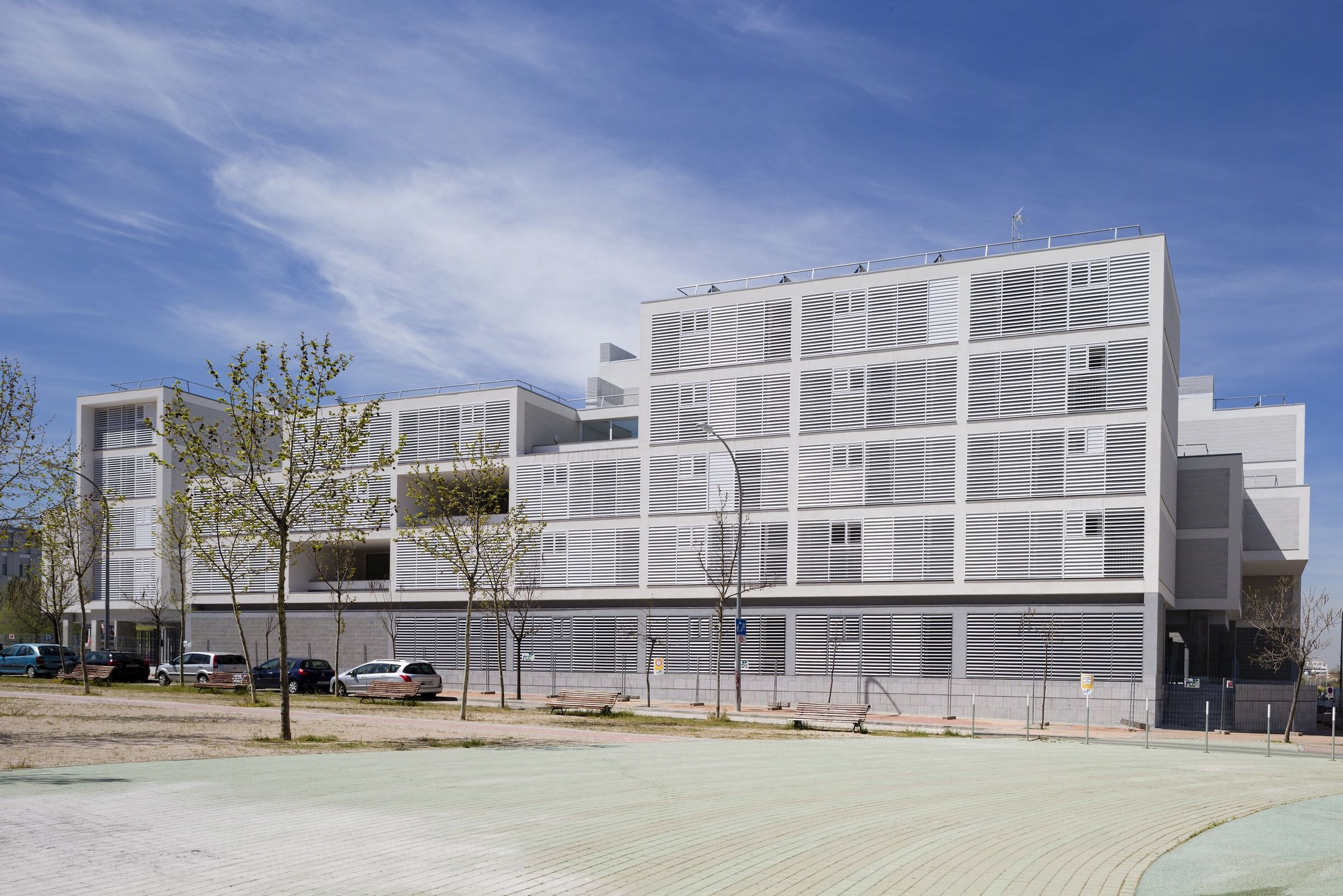 Madrid 社交住房的生态大道设计-38