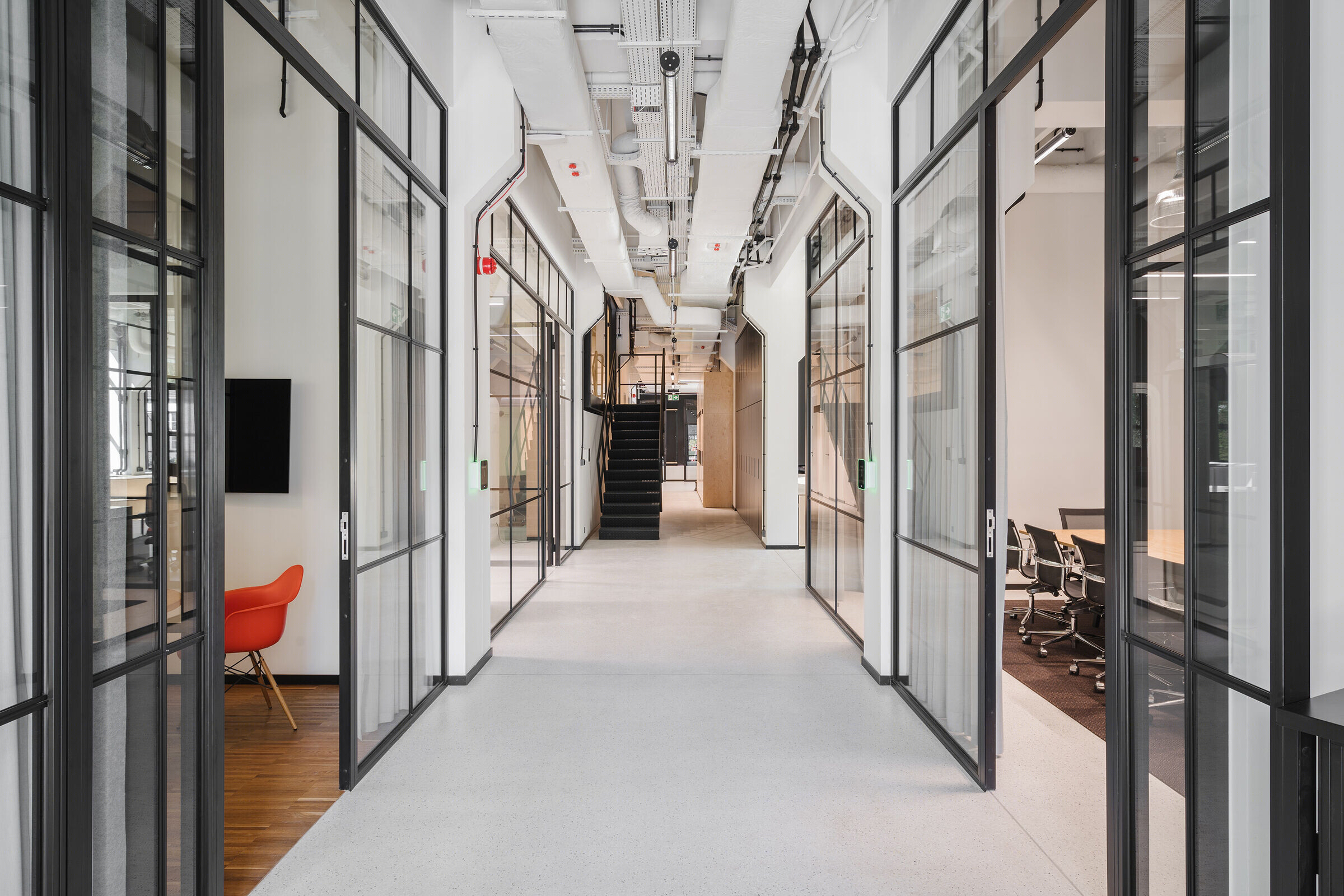 红牛华沙总部丨波兰华沙丨MXCF Architekci-5