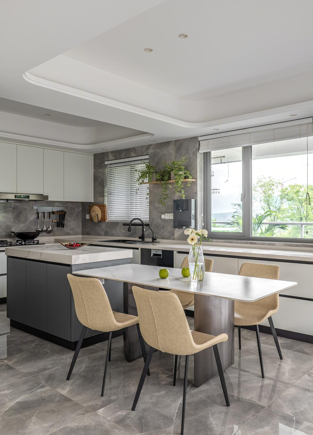 拥有花园般阳台和木格栅墙面的家丨中国重庆-31