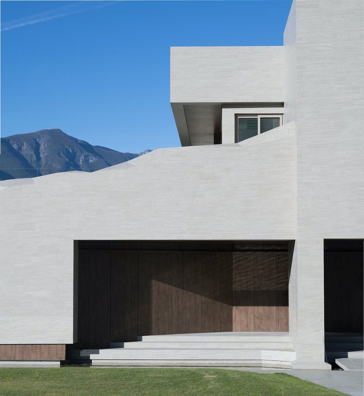墨西哥 M+B Residence | 玻璃与线性设计的奢华独栋住宅-8