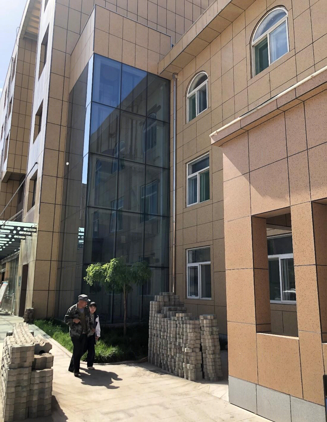 壶关妇幼保健计划生育服务中心改造 | 旧园焕新颜,连廊设计显一体化-51