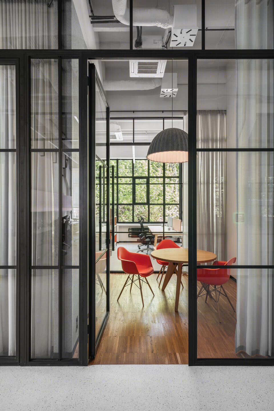 红牛华沙总部丨波兰华沙丨MXCF Architekci-13