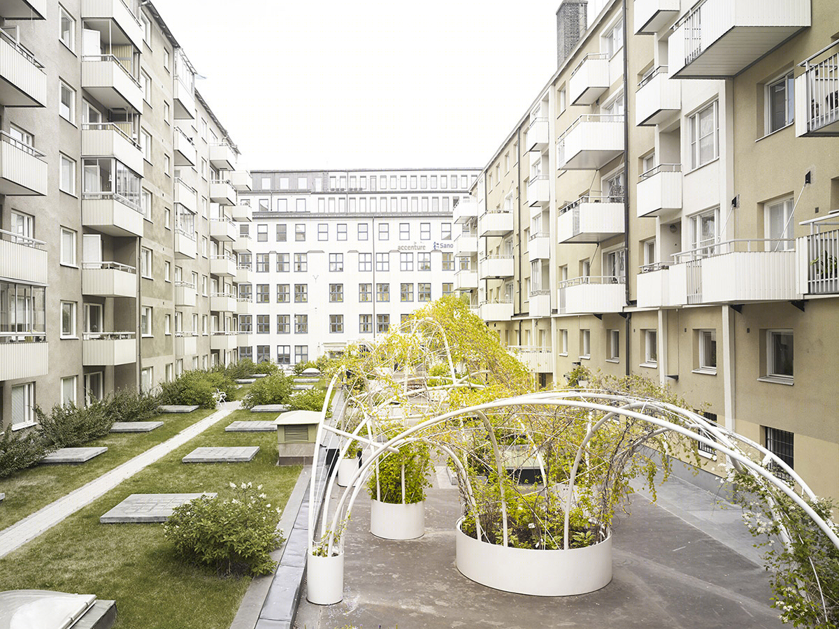白色棚架与屋顶花园 | 轻盈绿意的城市休闲空间-6