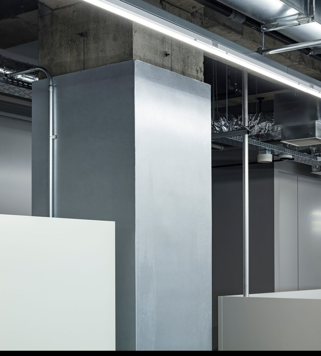 旧百货大楼翻新成灵活办公空间丨日本群马丨SAKUMAESHIMA-49