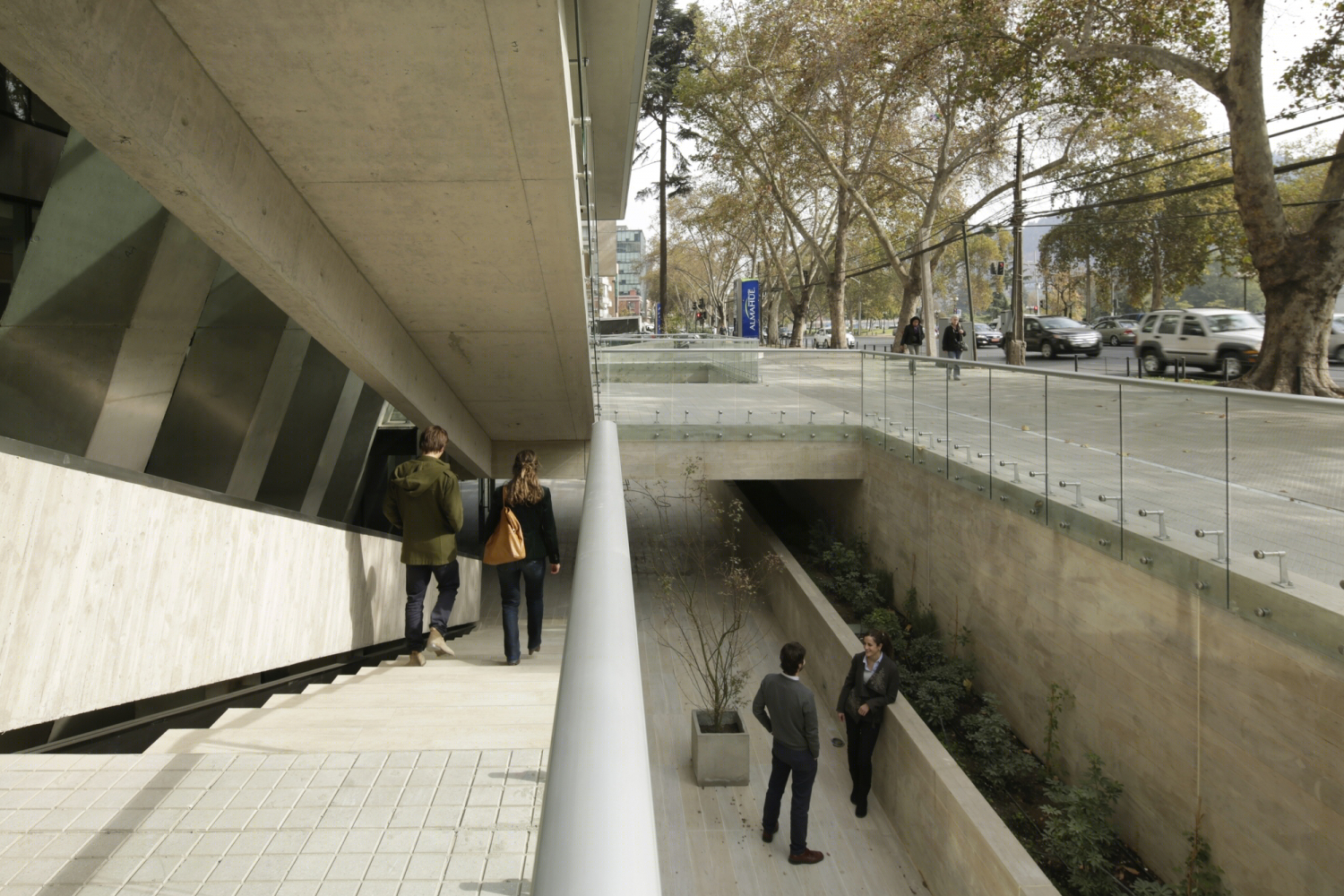 智利圣地亚哥公共设施大楼丨Eugenio Simonetti + Renato Stewart-34