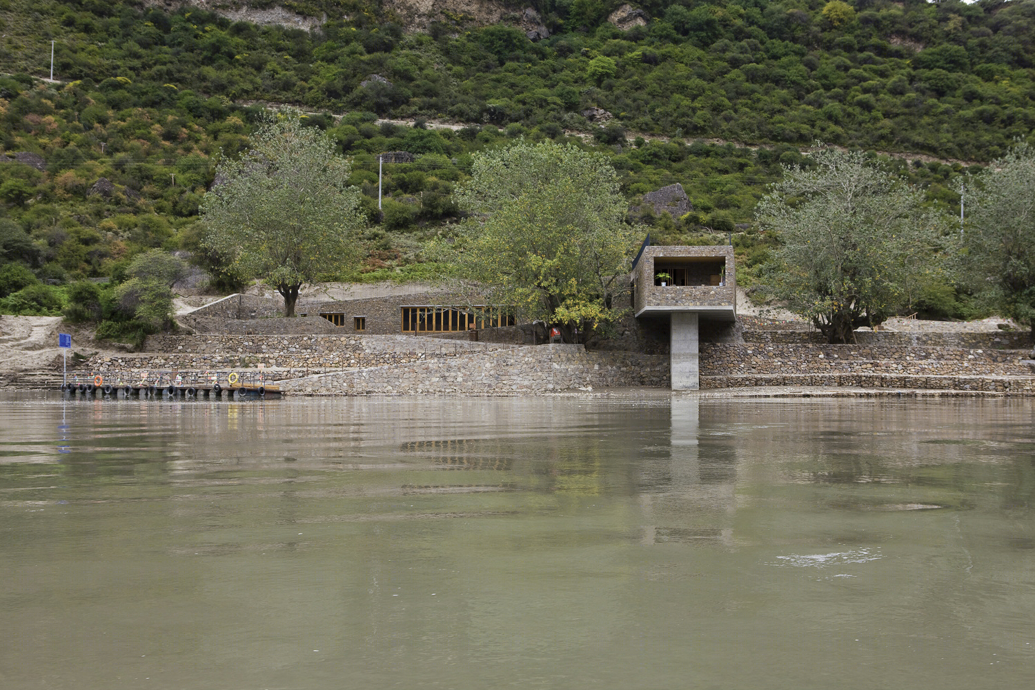 西藏雅鲁藏布江畔诗意景观改造丨ZAO,standardarchitecture + Embaixada-20