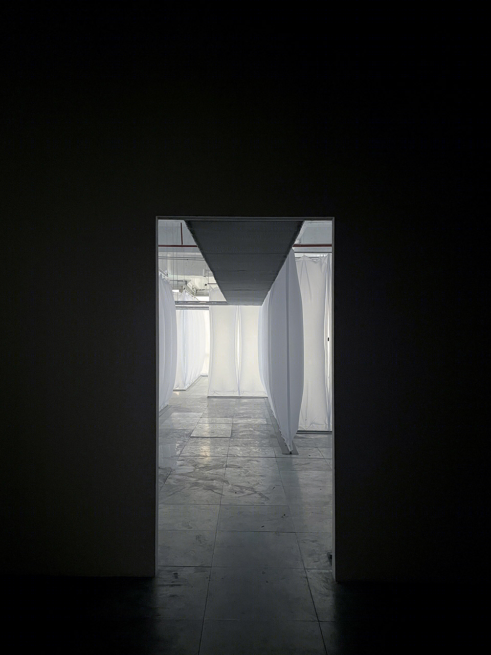 城市乐园：《泰康收藏精品展》展览空间设计，深圳/探讨个体情感与城市的关系-5