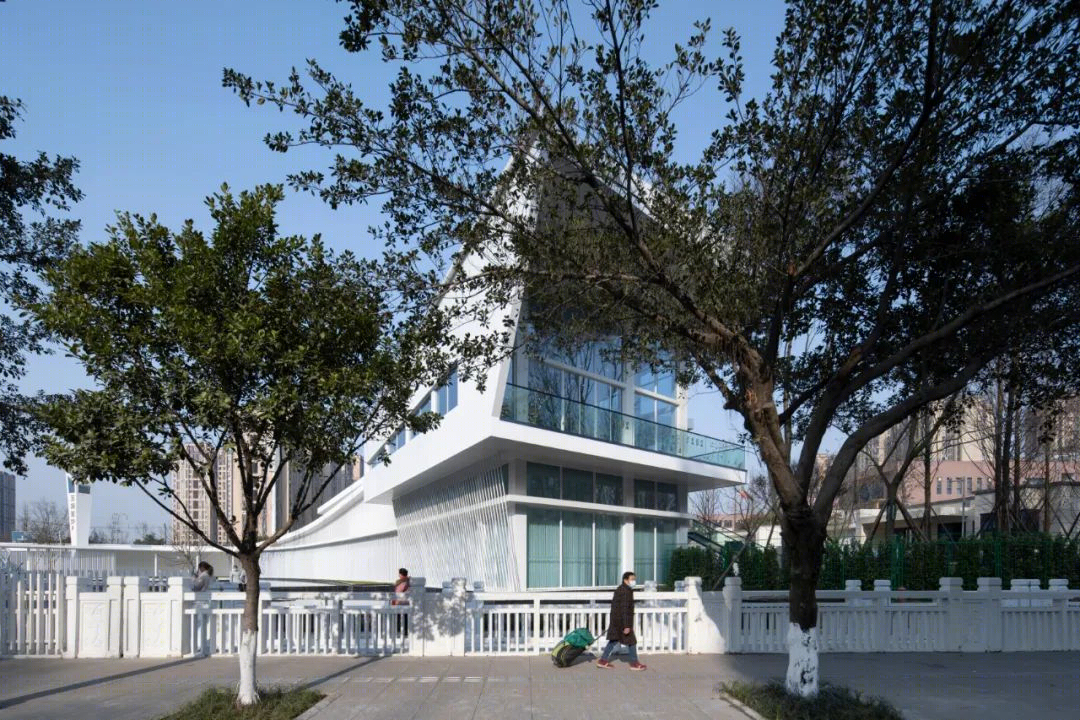 苏坡艺廊 · 现代建筑中的“廊桥”意象丨中国成都丨小隐建筑事务所-34