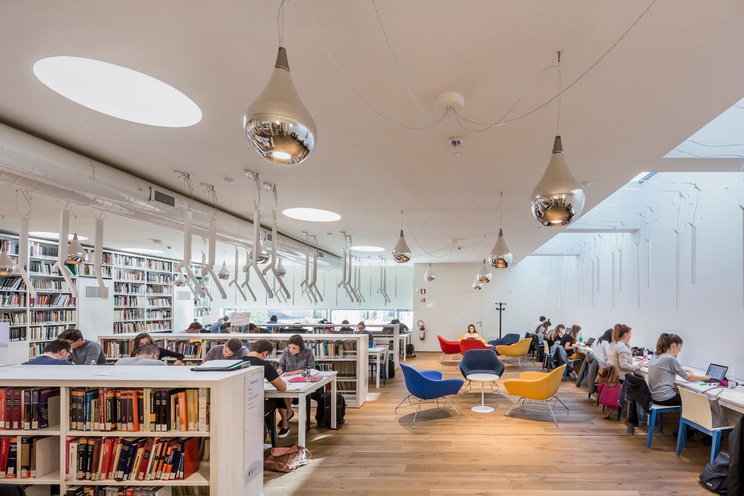 意大利拉斯佩齐亚市图书馆丨Atelier(s) Alfonso Femia-33