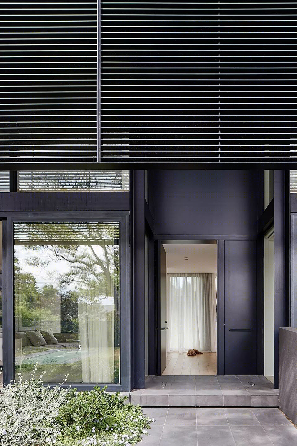 梅菲尔德大道住宅 | 内外空间的二元探索-11