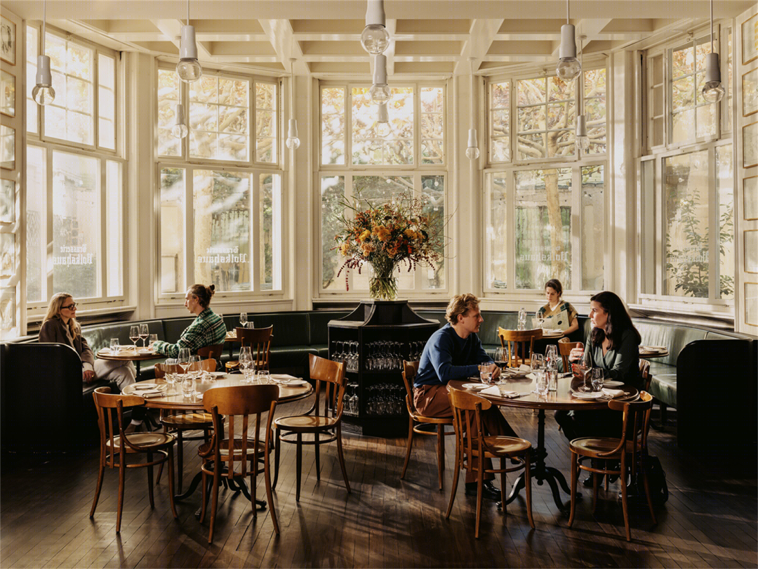 瑞士百年建筑 Volkshaus Basel Hotel,大师赫尔佐格与德梅隆的复古风设计-38
