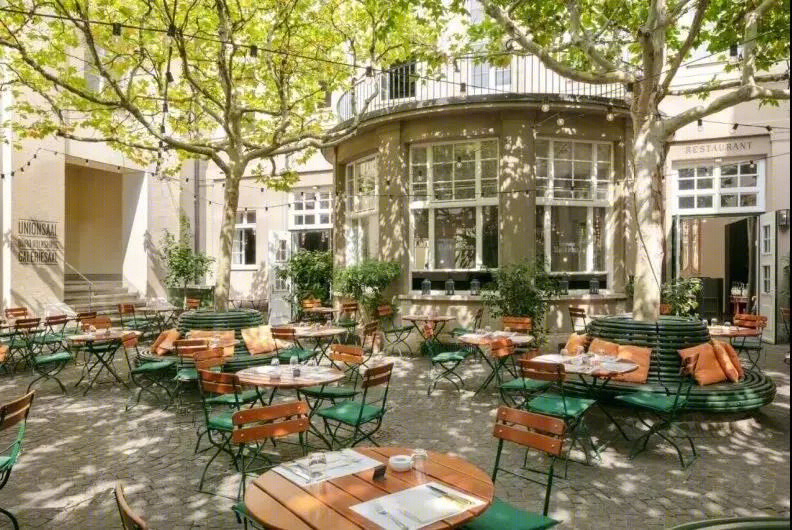 瑞士百年建筑 Volkshaus Basel Hotel,大师赫尔佐格与德梅隆的复古风设计-40
