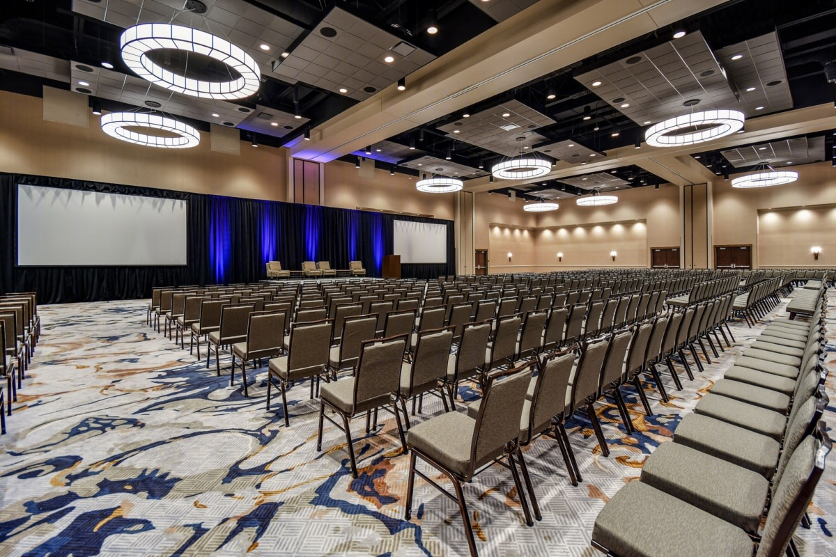 Hilton Jonesboro Red Wolf Convention Center,现代自然风情的温馨空间-15