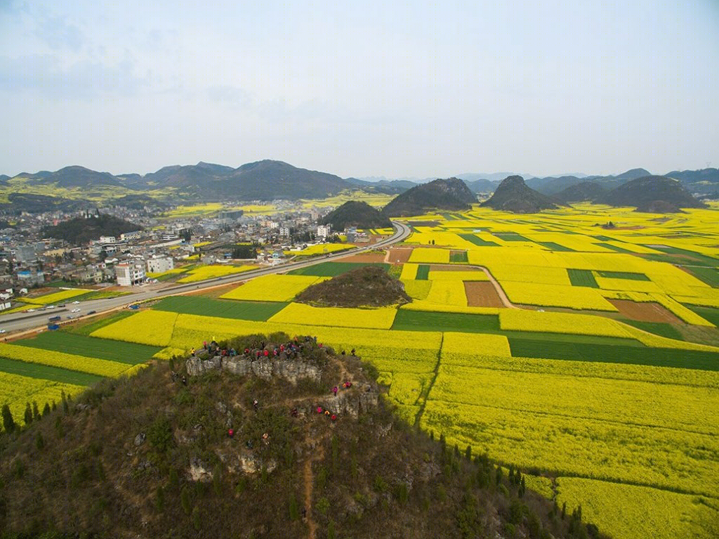 云南罗平金鸡峰丛景观-15